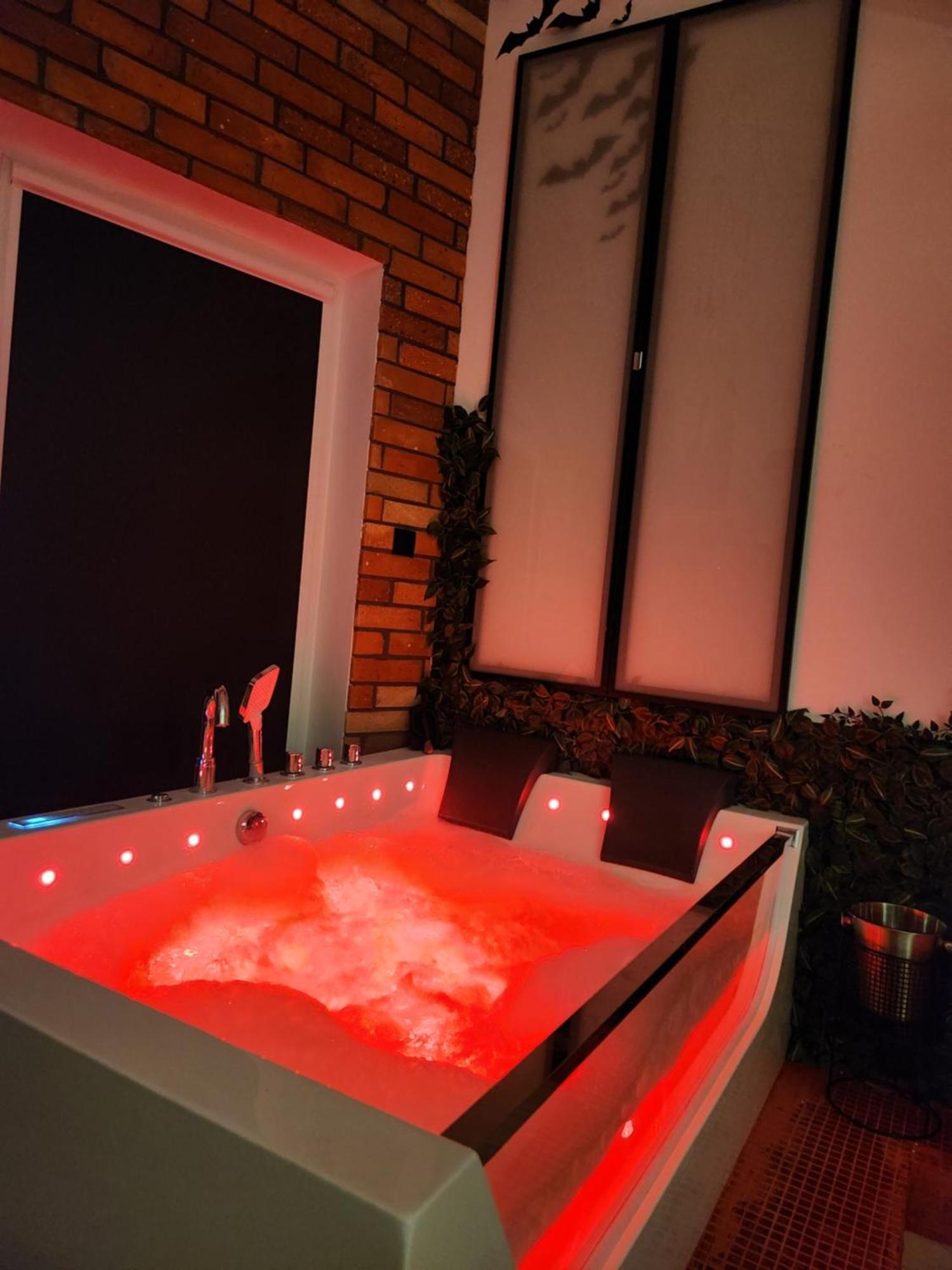 Lejlighed Chmielna Prestige With Luxury Jacuzzi And Sauna! Selected Also Feature A Massage Chair And Himalayan Salt With Color Therapy Salt Forest *
