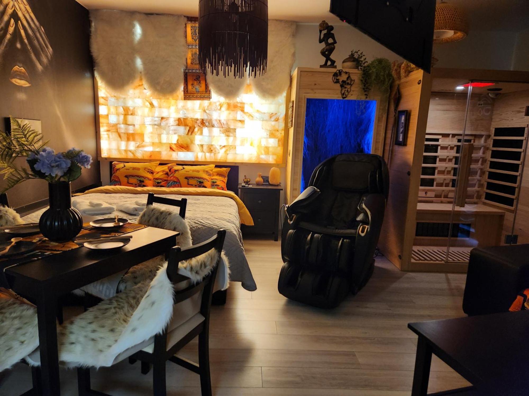 Chmielna Prestige With Luxury Jacuzzi And Sauna! Selected Also Feature A Massage Chair And Himalayan Salt With Color Therapy Salt Forest Huoneisto *
