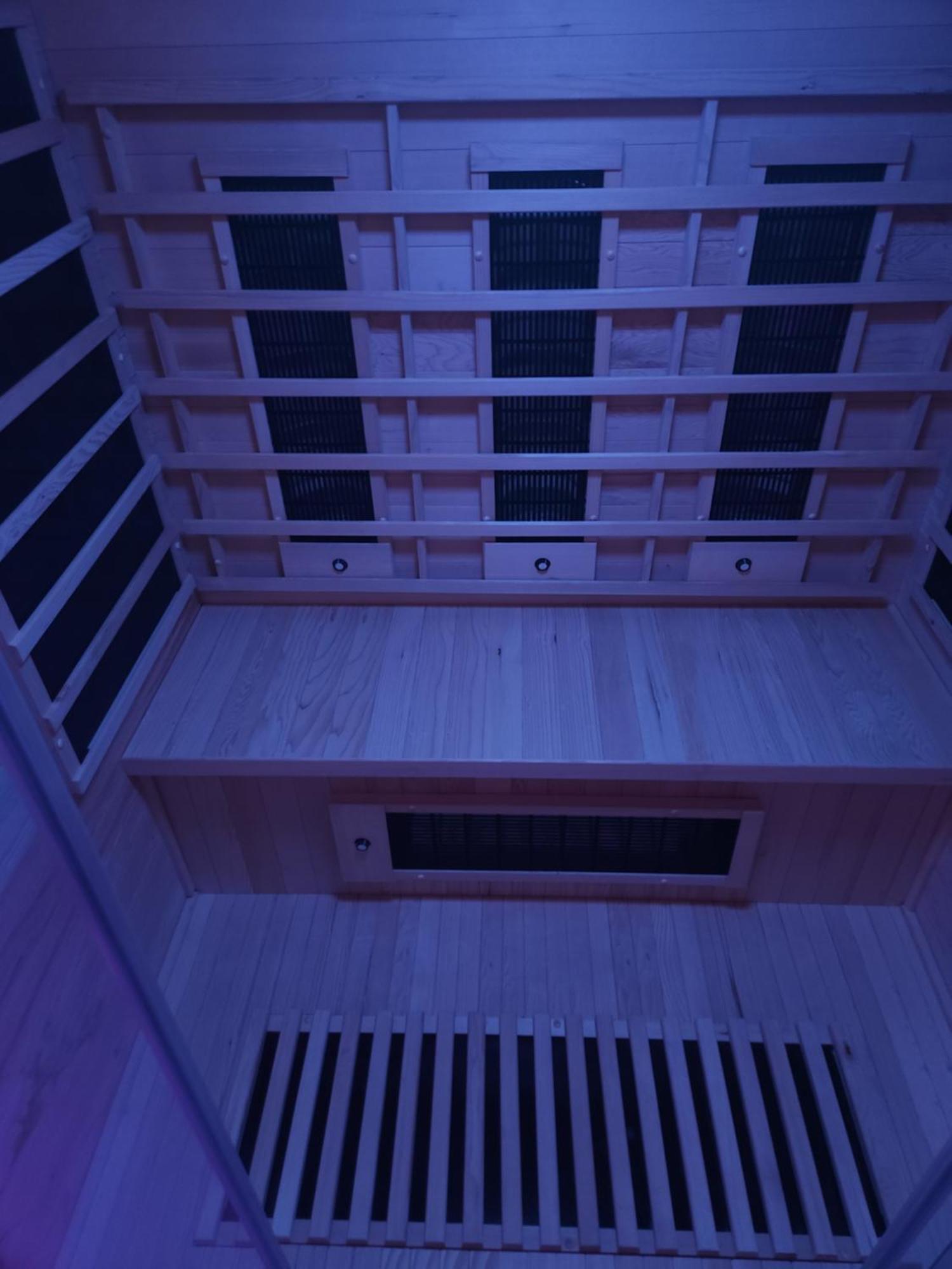 Chmielna Prestige With Luxury Jacuzzi And Sauna! Selected Also Feature A Massage Chair And Himalayan Salt With Color Therapy Salt Forest Huoneisto *