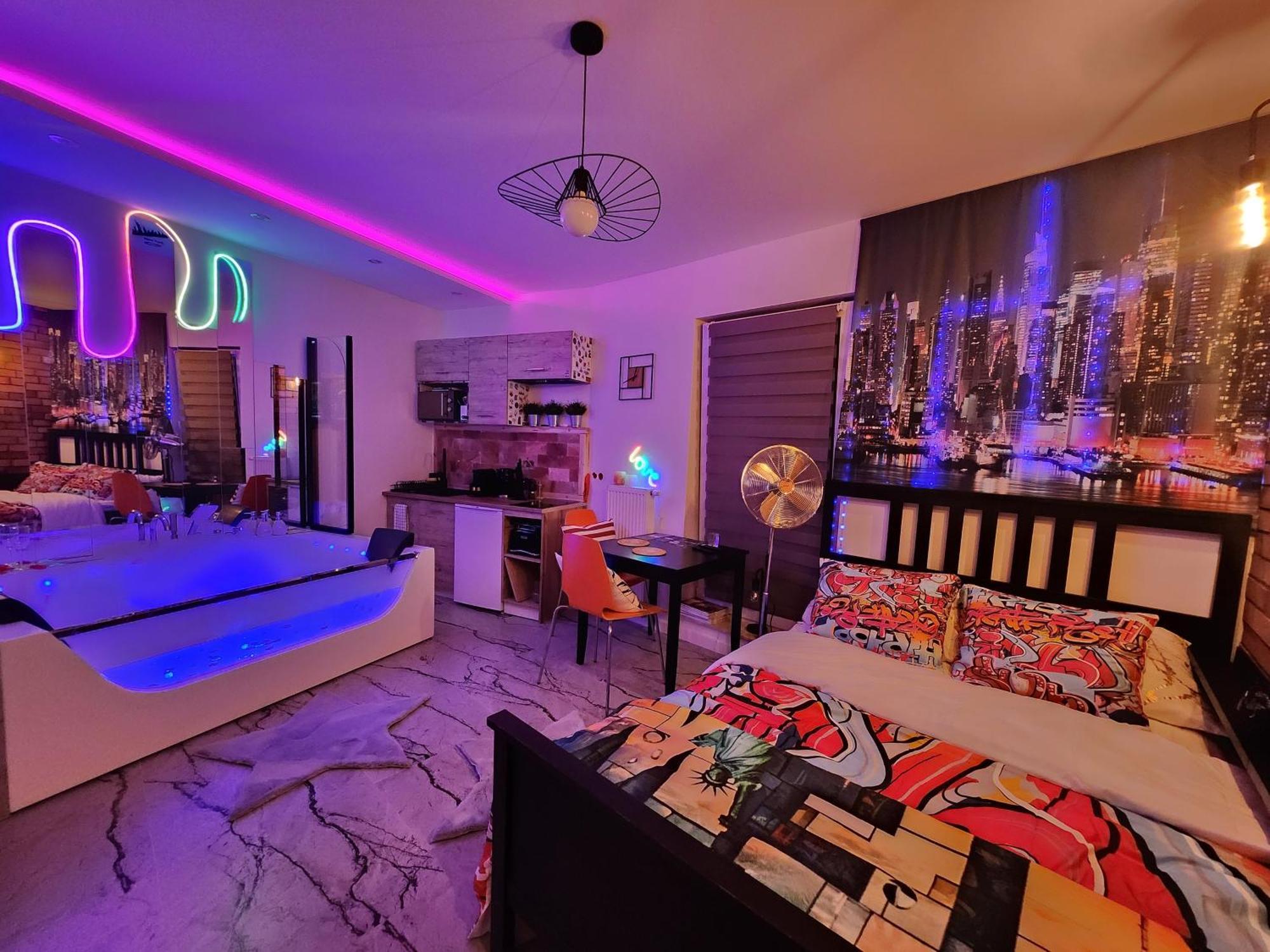 Chmielna Prestige With Luxury Jacuzzi And Sauna! Selected Also Feature A Massage Chair And Himalayan Salt With Color Therapy Salt Forest Huoneisto *