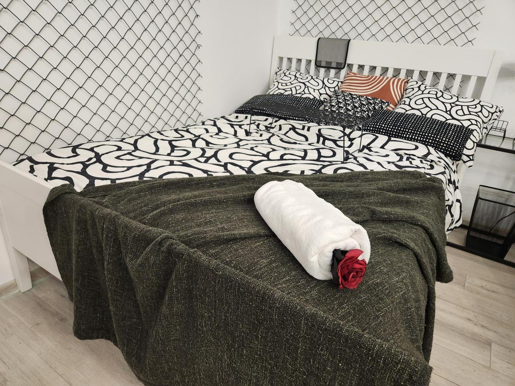 Chmielna Prestige With Luxury Jacuzzi And Sauna! Selected Also Feature A Massage Chair And Himalayan Salt With Color Therapy Salt Forest Huoneisto *