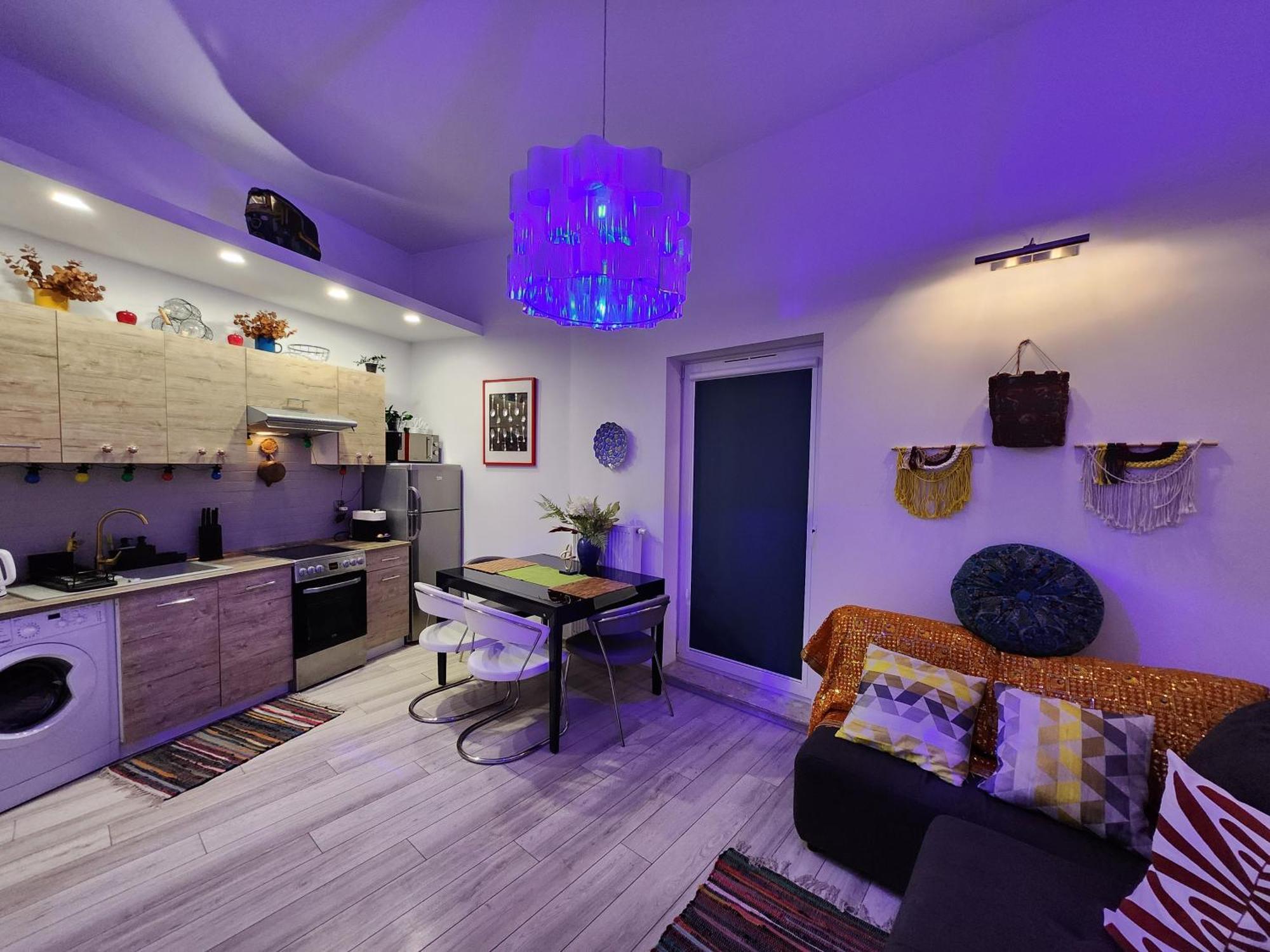 Huoneisto Chmielna Prestige With Luxury Jacuzzi And Sauna! Selected Also Feature A Massage Chair And Himalayan Salt With Color Therapy Salt Forest *