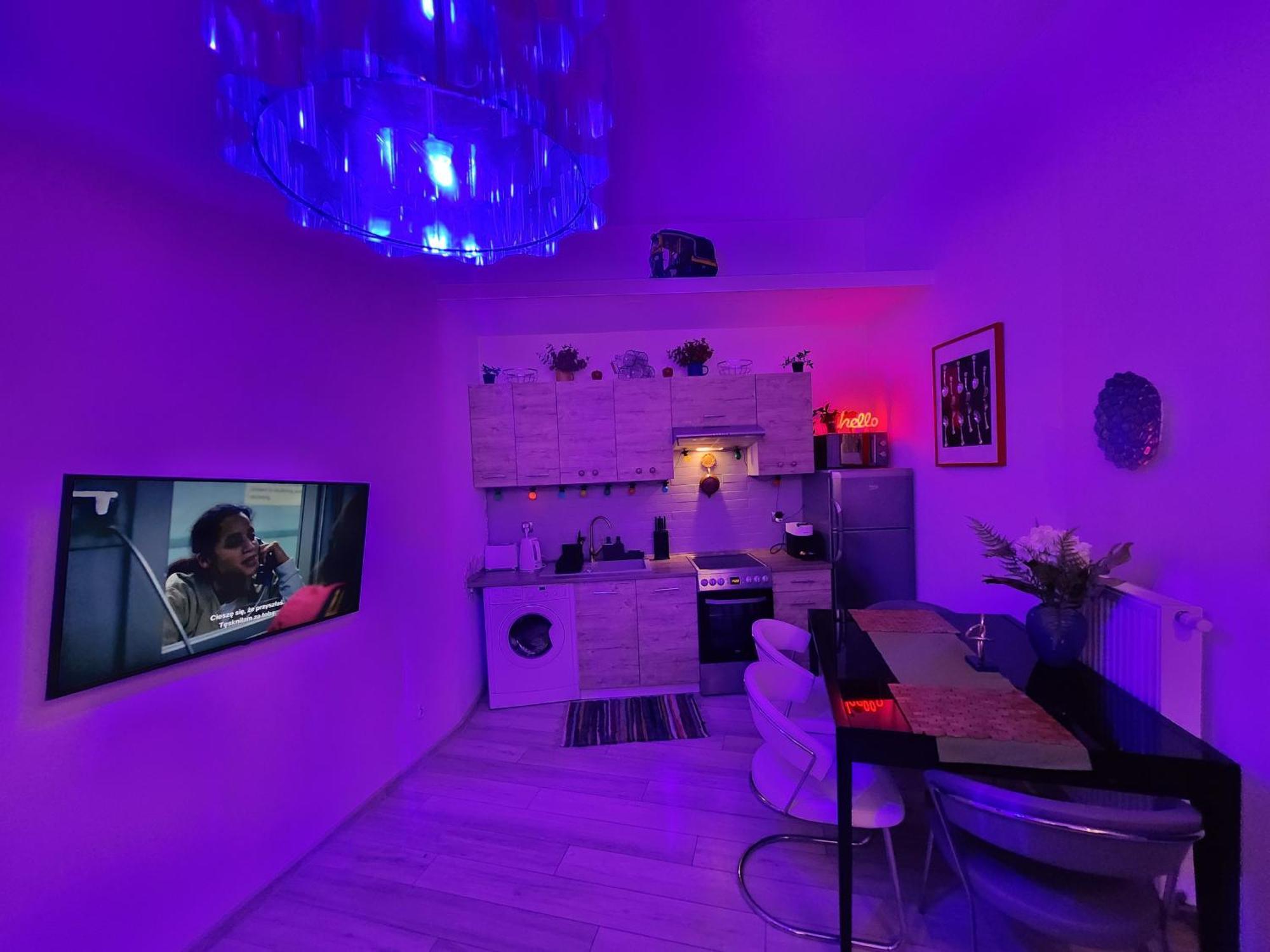 Chmielna Prestige With Luxury Jacuzzi And Sauna! Selected Also Feature A Massage Chair And Himalayan Salt With Color Therapy Salt Forest Gdańsk